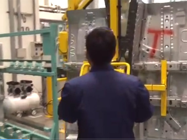 助力臂提升系統(tǒng)