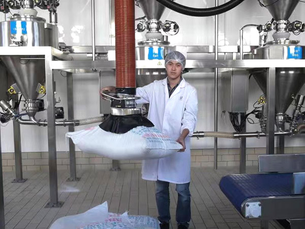 氣管吸吊機(jī)-包裝袋使用現(xiàn)場(chǎng)